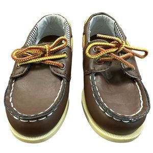 Osh Kosh Deck Shoe for Kids. Classic‎ Brown Size 8.